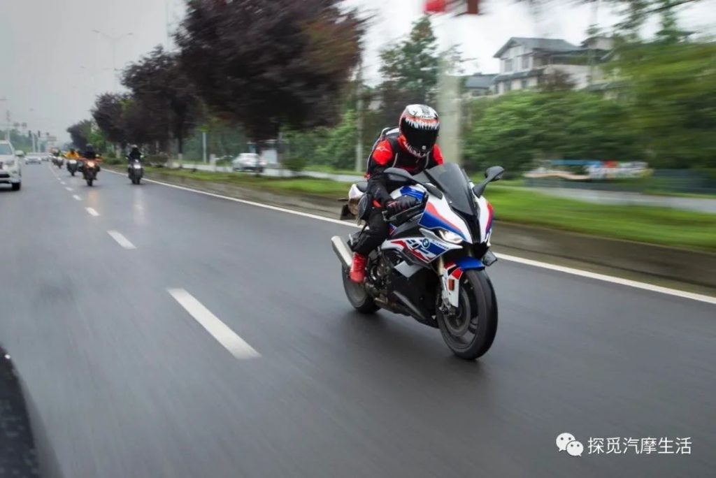 铃木GSX-R1000R海外上市！三种配色可选，售价为12.6万元-奇点