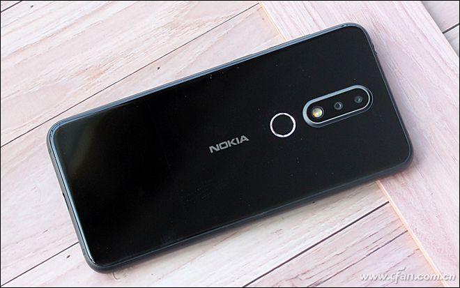 nokia x6搭载骁龙636处理器,采用了双面25d玻璃机身 