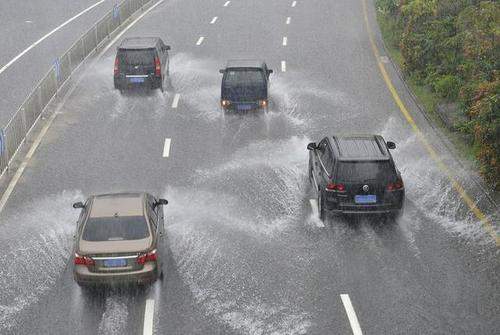 車輛地毯進水了怎麼辦? - 奇點